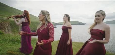  The Parting Glass : Un hymne mélancolique de la tradition celtique mêlant airs de danse et lamentations solennelles