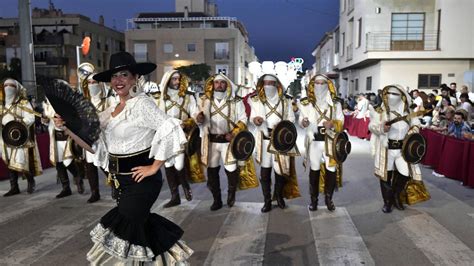 Zambra de Moros y Cristianos: Une fusion explosive entre flamenco ancestral et rythmes guerriers